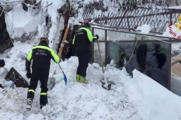 Число жертв схода лавины на отель Rigopiano возросло до 5 человек
