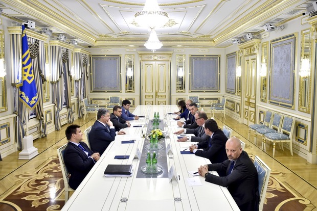 Порошенко: Украина переживает один из сложнейших периодов в своей истории