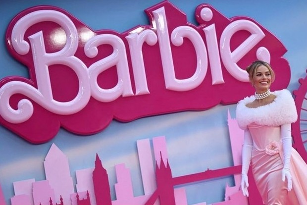 Барбенгеймер: «Барби» победила «Оппенгеймера» 