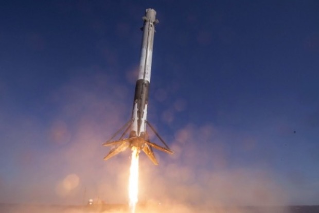 SpaceX перенесла запуск корабля Dragon с экипажем на борту на 2018 год
