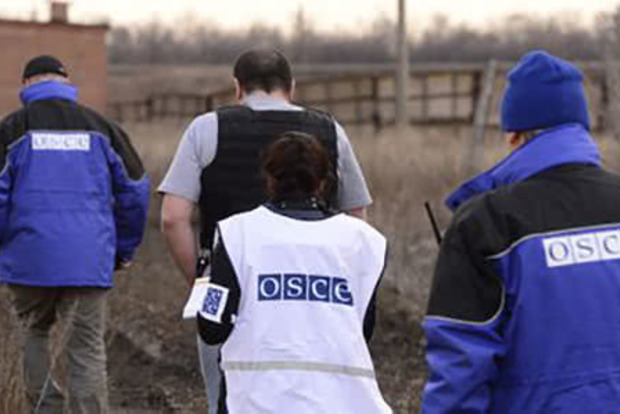 Возле Золотого едва не подстрелили наблюдателей ОБСЕ