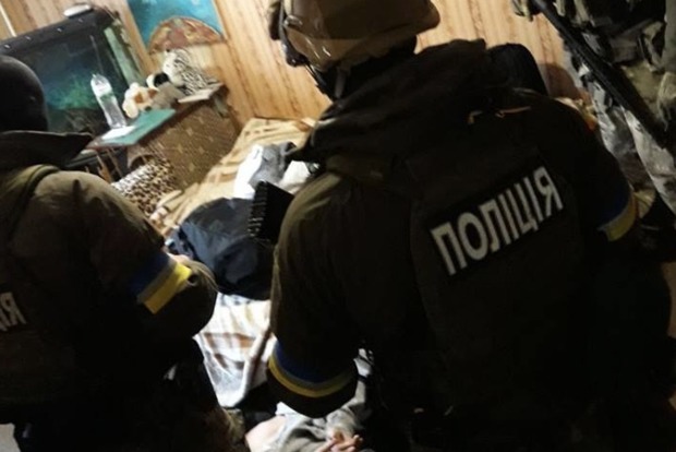 У Києві затримали банду квартирних злодіїв, які гранатами закидали поліцейських