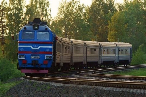 В Харьковской области поезд переехал женщину
