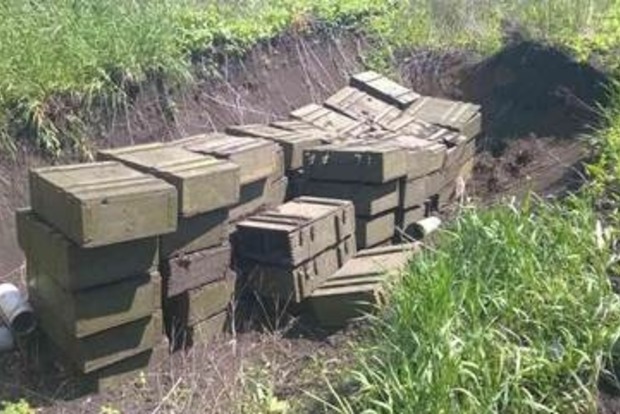 ﻿У Донецькій області знайдено велику схованку з танковими снарядами