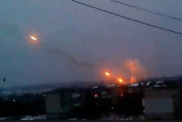 Донецк несколько часов содрогается от мощных обстрелов