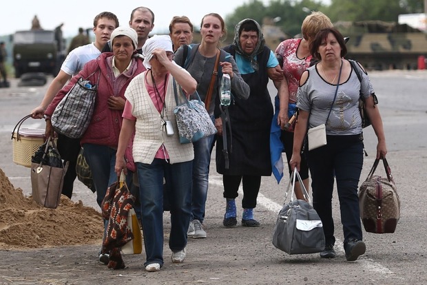Половина переселенцев из Крыма и Донбасса до сих пор не знает, где получить помощь - исследование
