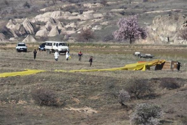 В Турции упал воздушный шар с туристами, есть жертвы