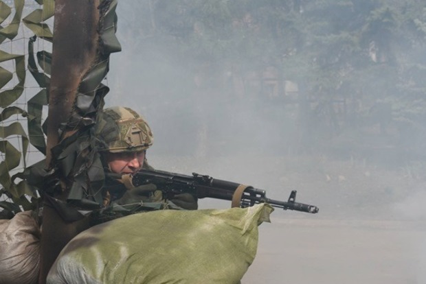 На Донбасі стало менше обстрілів терористів — штаб АТО