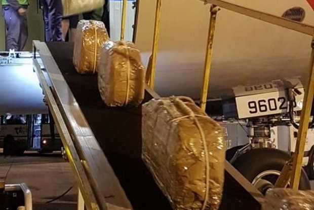 Дело кокаиновых дипломатов: Жандармерия Аргентины подтвердила подлинность фото Ил-96