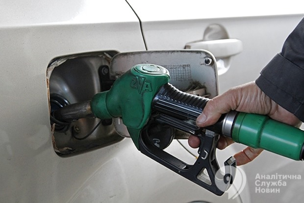 АМКУ предложил вернуться к индикативным ценам на топливо