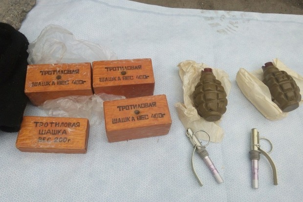 На Житомирщине СБУ задержала торговца взрывчаткой и боеприпасами
