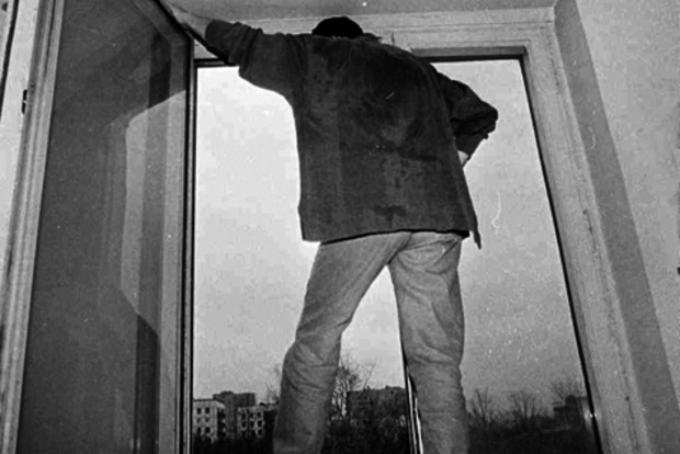 В Киеве пациент покончил с собой, выбросившись из окна больницы 