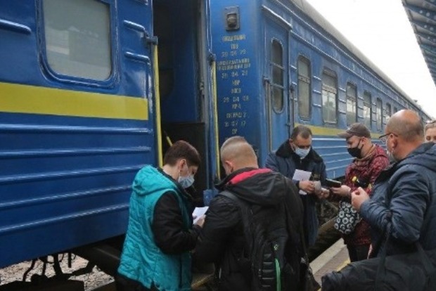 Укрзализныця не планирует вводить ограничения на перемещение военнообязанных