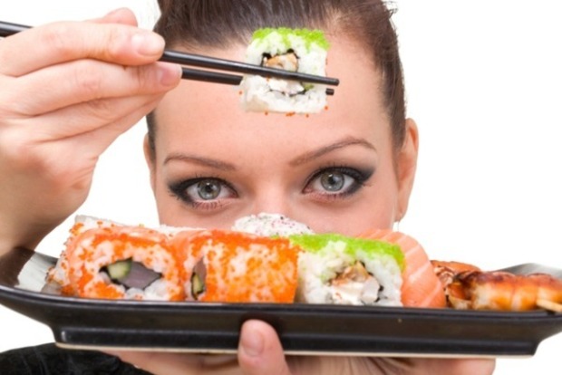 После отравлений суши в столице на 30-40% упала посещаемость ресторанов японской кухни