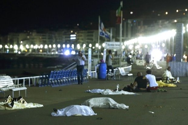 Олланд сообщил, что 50 человек «между жизнью и смертью» после теракта в Ницце