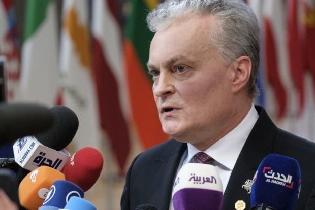 Президент Литвы: теперь мигранты начинают прилетать в Беларусь через Москву