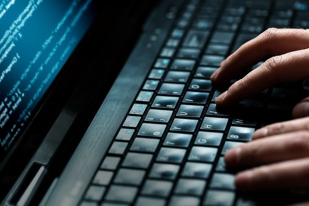 Ключові транспортні компанії, вузли зв'язку, комп'ютери Кабміну атакував вірус-вимагач