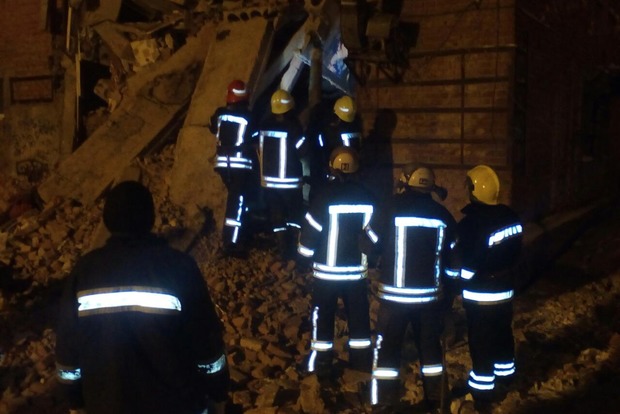 З-під завалів гуртожитку в Чернігові дістали 17-річного підлітка - ДСНС