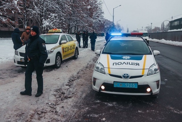 В Киеве пьяный подполковник СБУ угнал такси