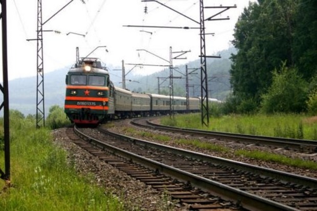 В Киевской области два человека погибли под колесами поездов