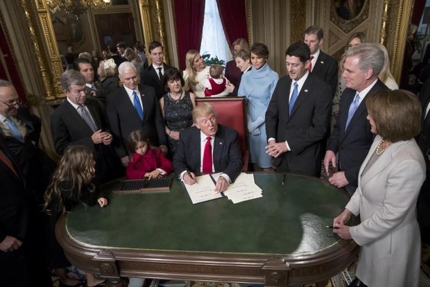 Дональд Трамп подписал первые указы сразу после инаугурации