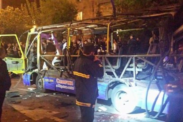 В Ереване взорвался автобус, погибли три человека