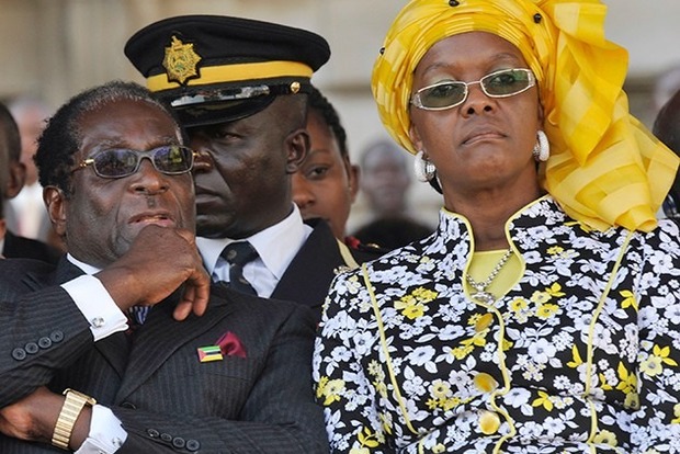 Жена президента Зимбабве сбежала из страны 