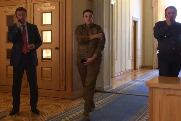 Савченко пришла в Раду в образе «батяни-комбата»