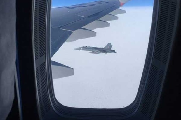 Истребители ВВС Швейцарии блокировали российский самолет
