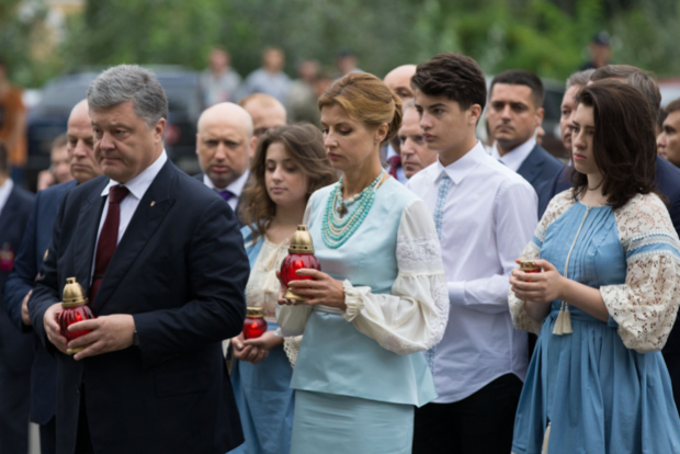 Петр и Марина Порошенко почтили память героев Небесной сотни (фото) 