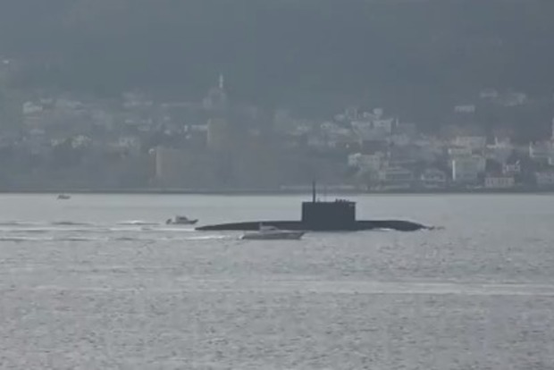 Украина и Турция обсудили морскую блокаду РФ, но пока подводный корабль России проплыл в Черное море