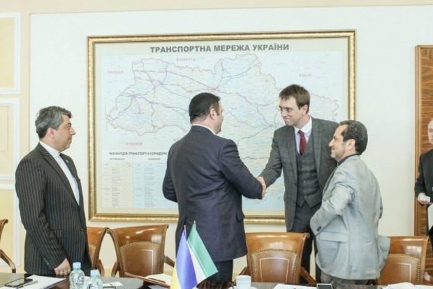 Украина и Иран договорились о запуске тестового грузового поезда