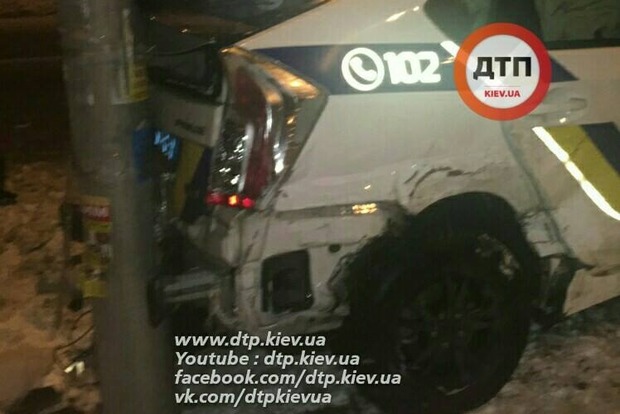 В Киеве автомобиль полиции попал в ДТП, есть пострадавшие