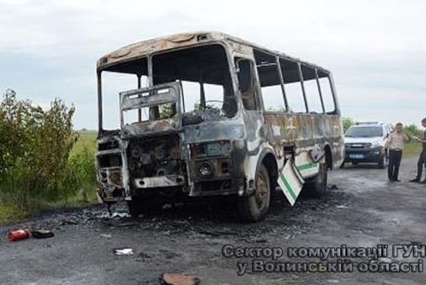 В Волынской области на ходу загорелся автобус с пассажирами (фото)