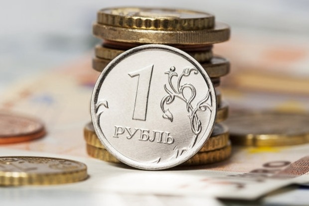 Bloomberg повідомив, коли валюта РФ зможе повернутися до досанкційного рівня