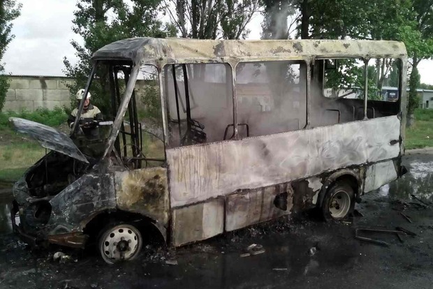 У Херсонській області на ходу загорівся пасажирський автобус