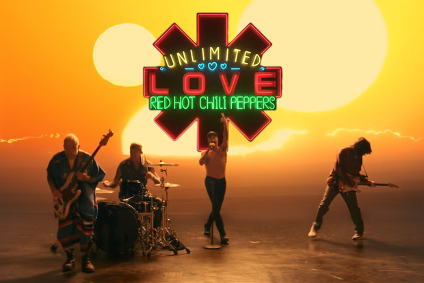 Новый клип Red Hot Chili Peppers набрал почти 10 миллионов просмотров. Посмотрите его прямо сейчас