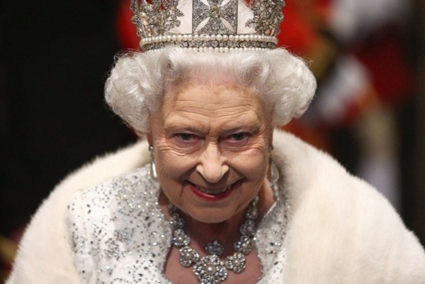 У королевы Великобритании нашли миллионы в офшорах