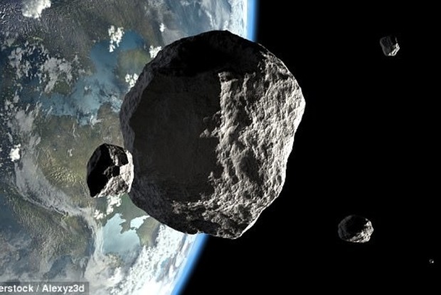 Между Землей и Луной на огромной скорости промчался метеорит размером с автобус