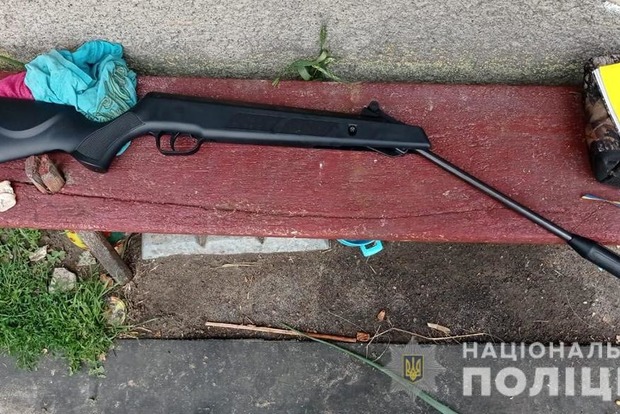 Под Житомиром подросток подстрелил ребенка: ружье нашел в сарае