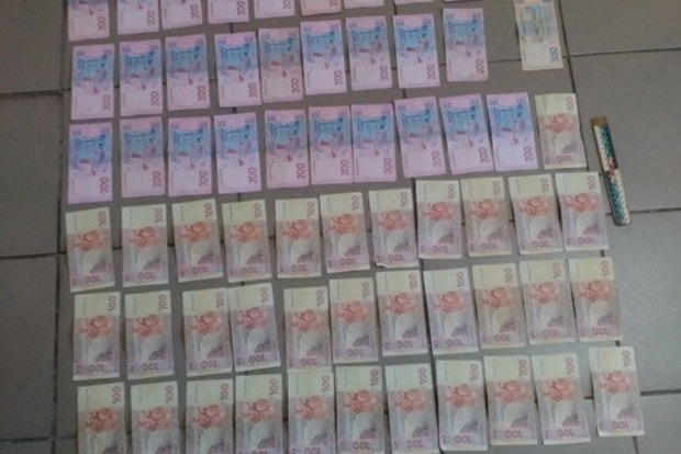 В Конотопе задержаны члены преступной группы, вымогавшие деньги у предпринимателей