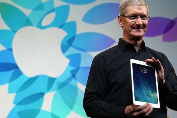 Apple показала новый iPad и пояснила, почему их iPhone 7 - красный