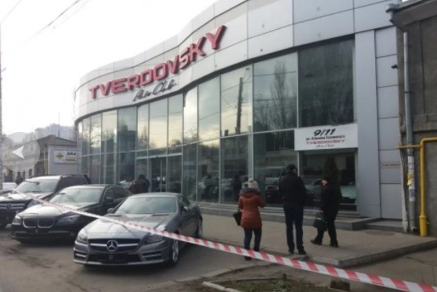 Задержаны двое участников перестрелки возле автосалона в Одессе