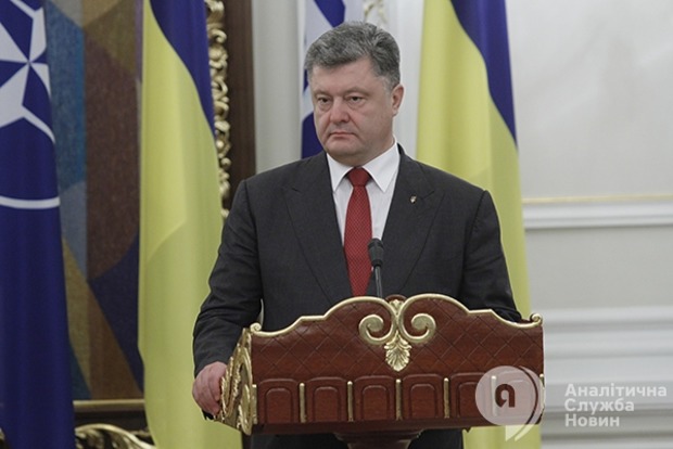Порошенко назвал виновных в «потере» Крыма и Севастополя