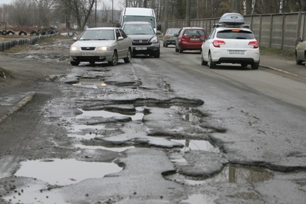 Рада приняла закон о ремонте дорог оборонного значения