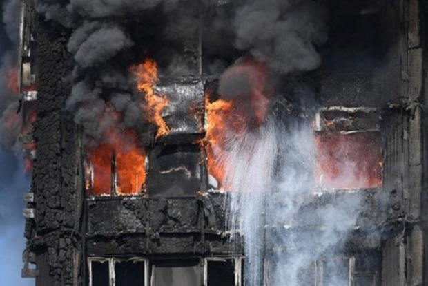 Британские СМИ сообщают о 70 погибших в сгоревшей многоэтажке 