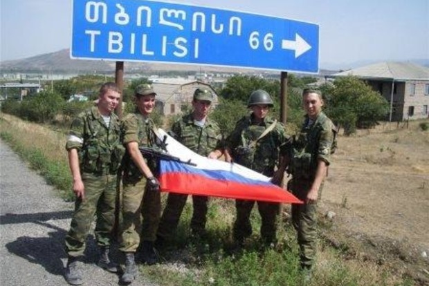 Розвідка Великобританії повідомляє про перекидання росією військового контингенту з Грузії в Україну