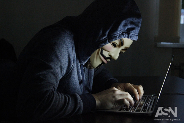 Голландские хакеры выследили российских «коллег» и сделали их фото