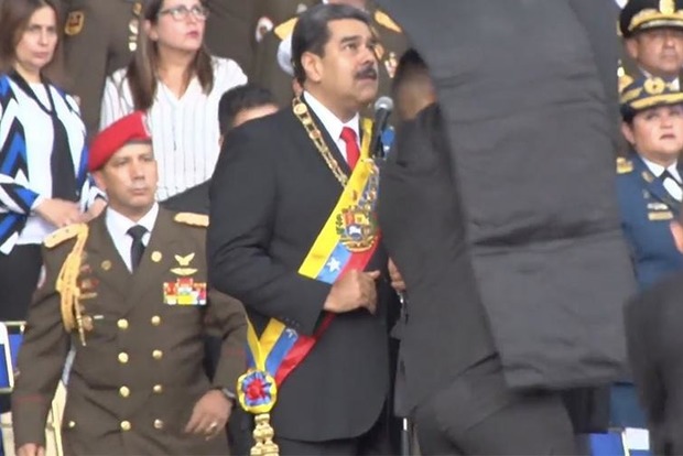 На президента Венесуэлы неудачно покушались. Появилось видео