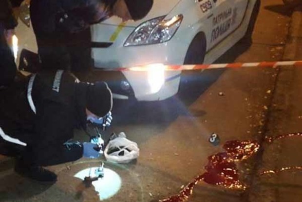 В Киеве на остановке застрелился иностранец